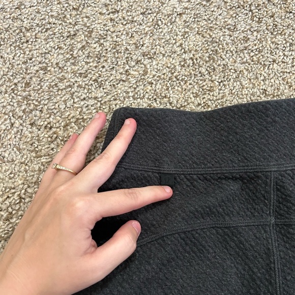 Lululemon Can You Feel The Pleat Crop
Dark Gray Women's Size 2 Pants Yoga Causal - Picture 5 of 9